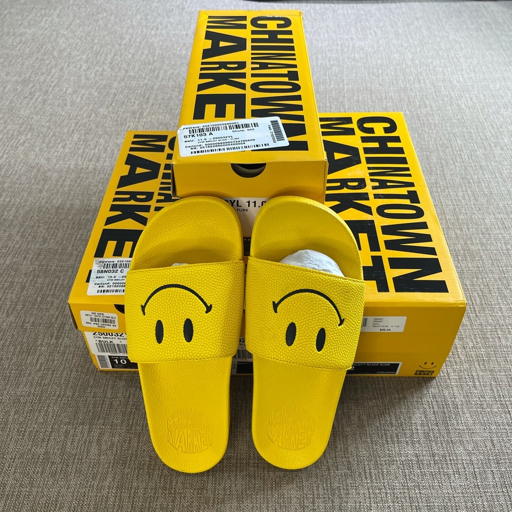 Chinatown Market Smiley BBall Slides